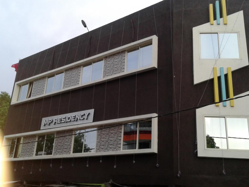 Mp Residency Hotel Ujjain Buitenkant foto